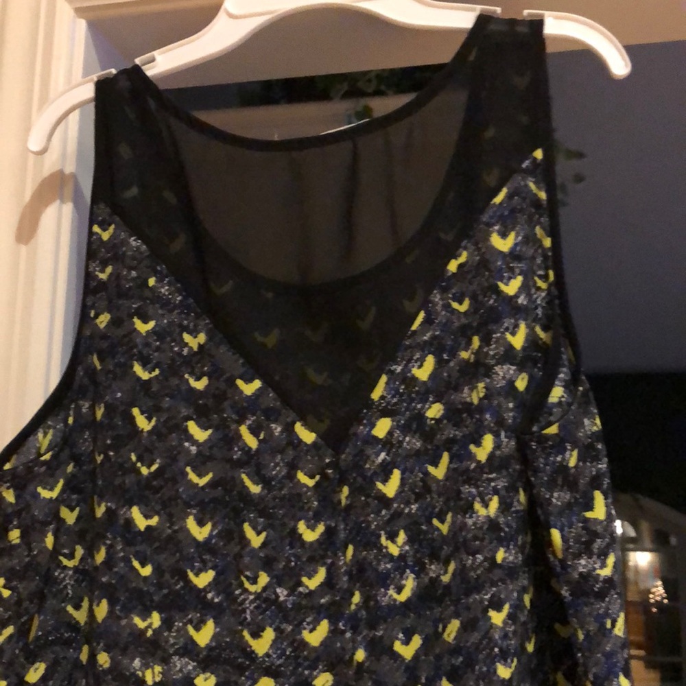 Patterned tank - Picture 3 of 3